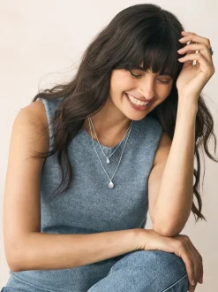 Tonalité argentée - Collier multi-couches à pétales scintillants