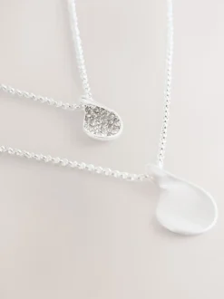 Tonalité argentée - Collier multi-couches à pétales scintillants