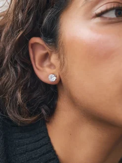 Tonalité argentée - Grands clous d'oreilles en zircon cubique