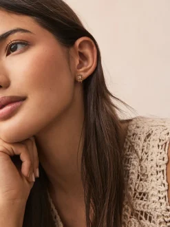 Tonalité d'or - Boucles d’oreilles mini feuille