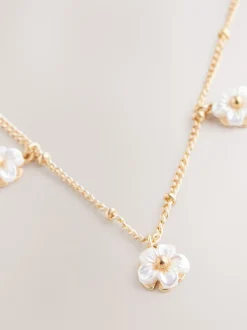 Tonalité d'or - Collier à pendentif fleur