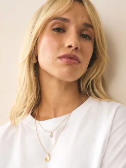 Tonalité d'or - Collier multi-couches à pétales scintillants