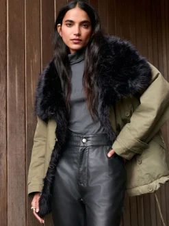 Vert kaki - Parka avec bordure contrastée en fausse fourrure