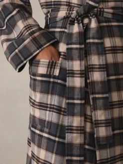 Vérification neutre - Robe de chambre tissée