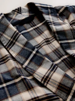 Vérification neutre - Robe de chambre tissée